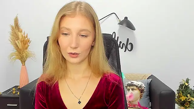 Snapshot of LolaWilsons chatting on 01.06.25 LolaWilsons online show from 01.06.25