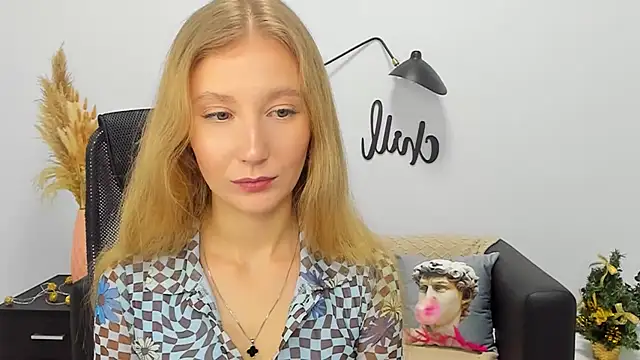 Snapshot of LolaWilsons chatting on 01.07.25 LolaWilsons online show from 01.07.25