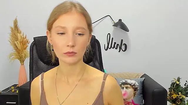 Snapshot of LolaWilsons chatting on 01.09.25 LolaWilsons online show from 01.09.25