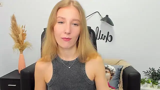 Snapshot of LolaWilsons chatting on 03.10.25 LolaWilsons online show from 03.10.25