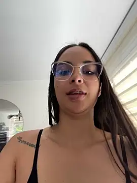 Snapshot of gabyaridi chatting on 06.11.26 gabyaridi online show from 06.11.26