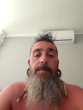 Snapshot of wCletuMEvanr chatting on 04.06.26 wCletuMEvanr online show from 04.06.26