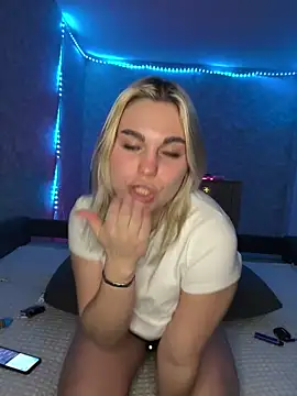 Snapshot of Evaaa_Babiesss chatting on 12.26.24 Evaaa Babiesss online show from 12.26.24