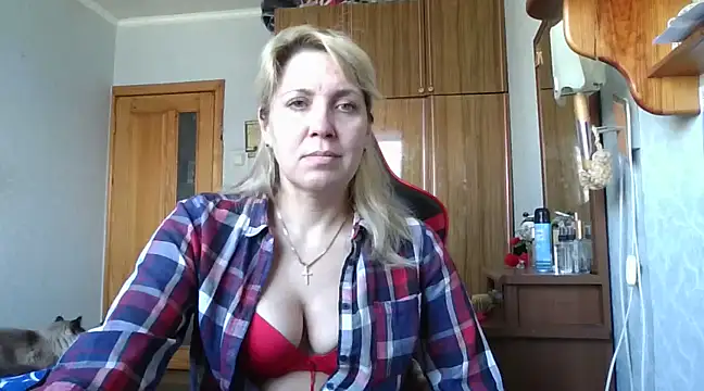 IrinaB1 online show from 02.28.25