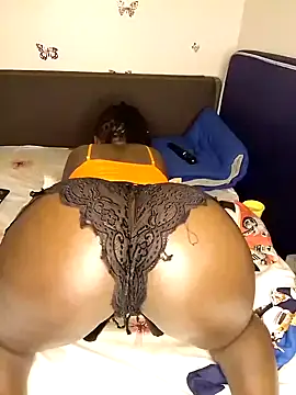 Snapshot of Queen-sluty2 chatting on 03.10.25 Queen-sluty2 online show from 03.10.25