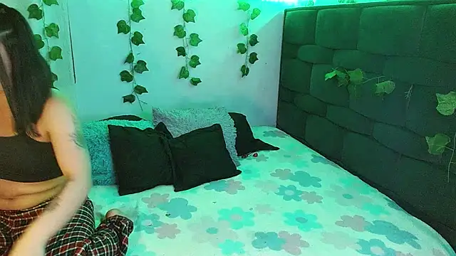 the lesbian game online show from 02.05.25