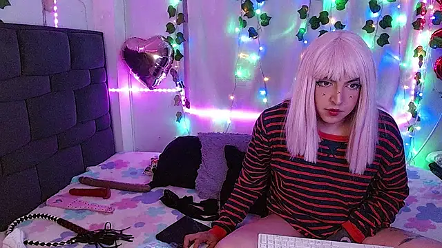 the lesbian game online show from 02.28.25