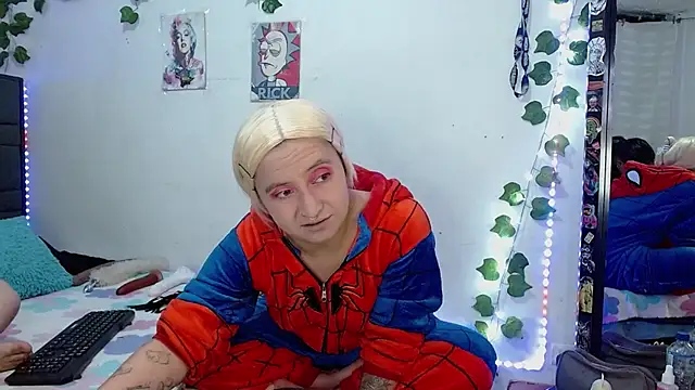 the lesbian game online show from 10.22.25