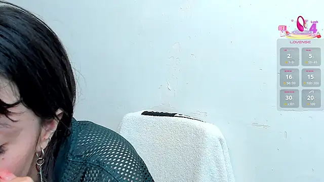 lizzy davis 1 online show from 04.05.26