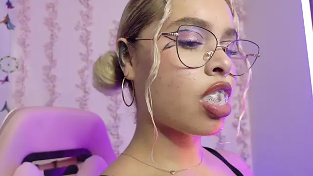 Haelycute online show from 03.07.26