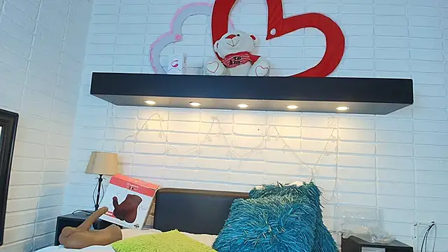 HannaBrave online show from 03.05.25