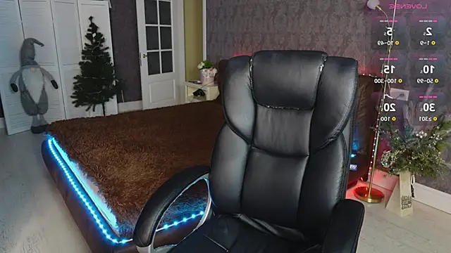 Daniela Kitty  online show from 12.21.25