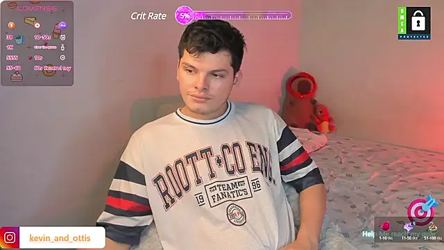Snapshot of _Ottis_ chatting on 01.10.25 Ottis online show from 01.10.25