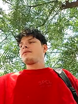 Snapshot of _Ottis_ chatting on 10.18.25 Ottis online show from 10.18.25