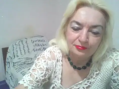 Snapshot of Meri798 chatting on 09.11.25 Meri798 online show from 09.11.25