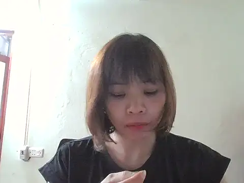 Snapshot of Angela-Eira chatting on 10.05.25 Angela-Eira online show from 10.05.25