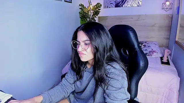 Snapshot of lalytulu99 chatting on 03.04.25 lalytulu99 online show from 03.04.25