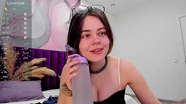 Kelly Cuutie online show from 01.25.25