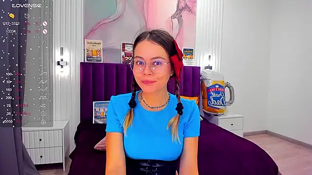 Kelly Cuutie online show from 09.20.25