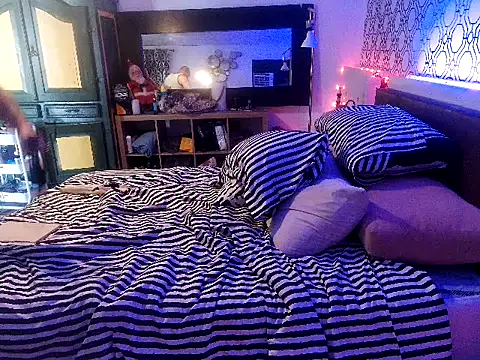 RawRyder8 online show from 09.17.25