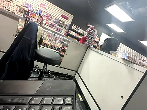 Snapshot of RawRyder8 chatting on 12.17.25 RawRyder8 online show from 12.17.25