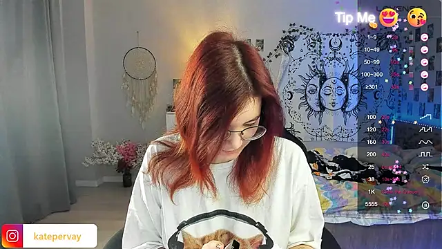 Snapshot of callmekatesmith chatting on 02.12.25 callmekatesmith online show from 02.12.25