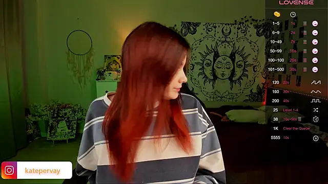 Snapshot of callmekatesmith chatting on 10.19.25 callmekatesmith online show from 10.19.25