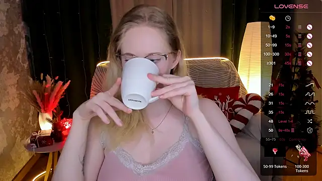 Aemilia  online show from 12.05.25