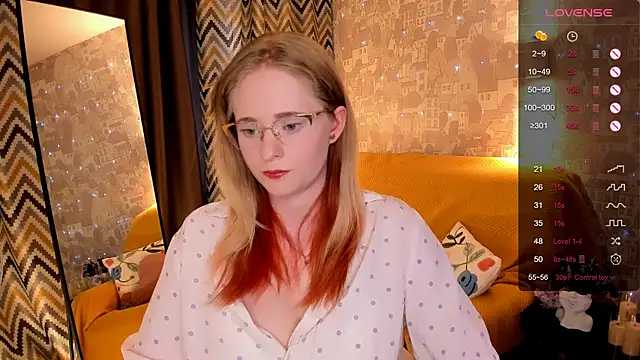 Snapshot of Aemilia_ chatting on 06.21.26 Aemilia online show from 06.21.26