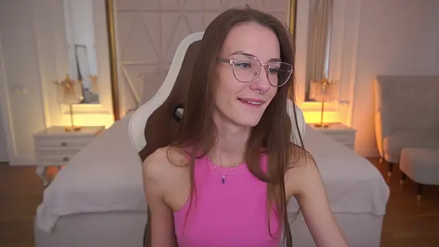 Snapshot of CozyMell chatting on 02.04.26 CozyMell online show from 02.04.26