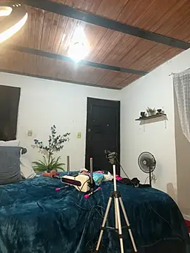 antonelaswete02 online show from 02.13.25