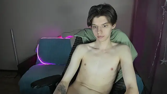 Snapshot of Liam_sexy1 chatting on 03.18.25 Liam sexy1 online show from 03.18.25