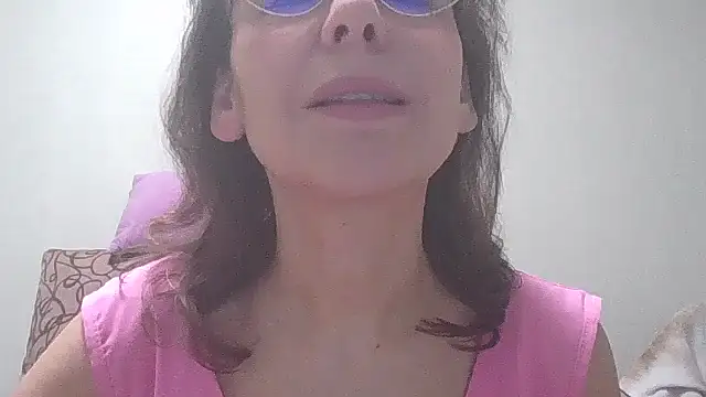 HollyJewel online show from 02.04.25