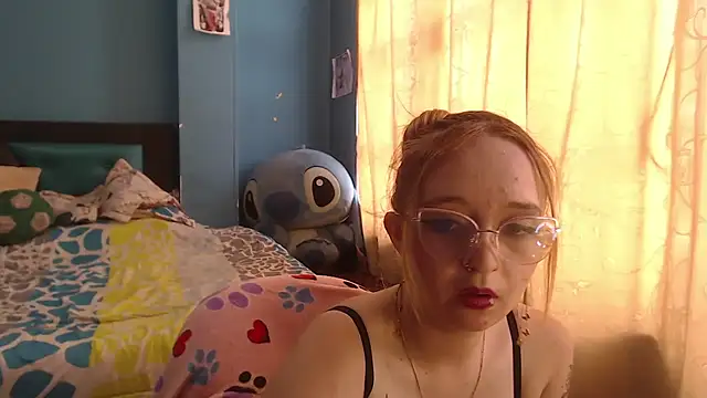 Liaroberts1 online show from 02.05.25