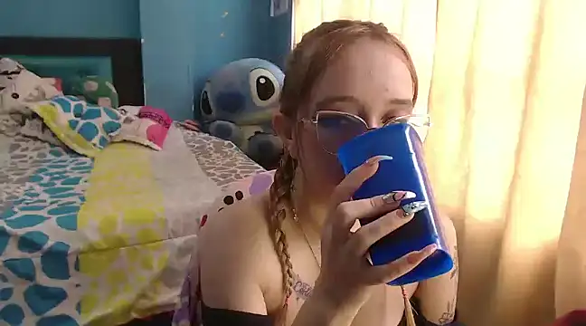 Liaroberts1 online show from 02.08.25