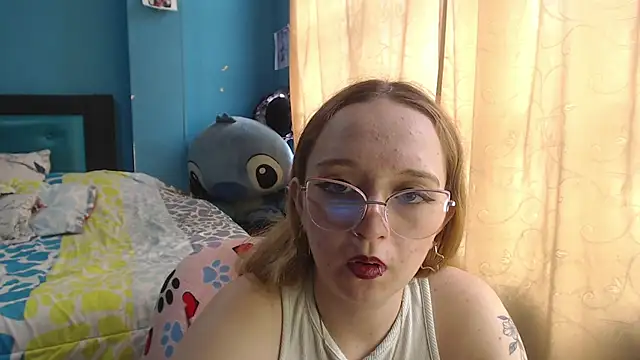 Liaroberts1 online show from 03.17.25