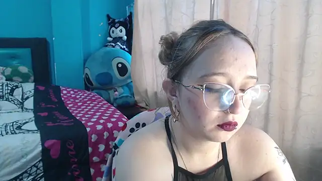 Liaroberts1 online show from 03.19.25