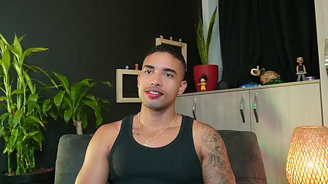 Snapshot of LincomAmith chatting on 05.20.26 LincomAmith online show from 05.20.26
