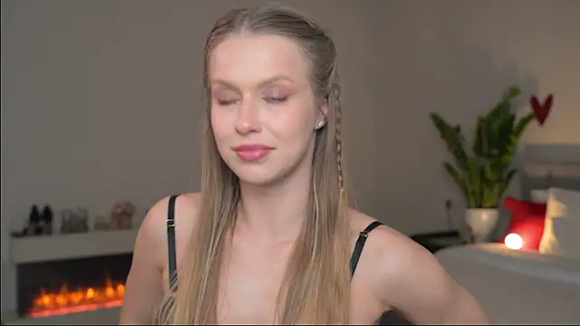 ella twinkl online show from 04.17.26