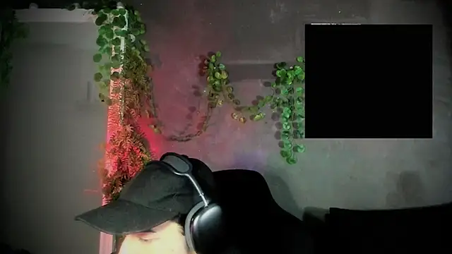Snapshot of newjeff chatting on 03.17.25 newjeff online show from 03.17.25