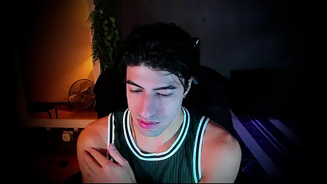 Snapshot of newjeff chatting on 09.28.25 newjeff online show from 09.28.25