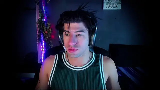 Snapshot of newjeff chatting on 09.30.25 newjeff online show from 09.30.25