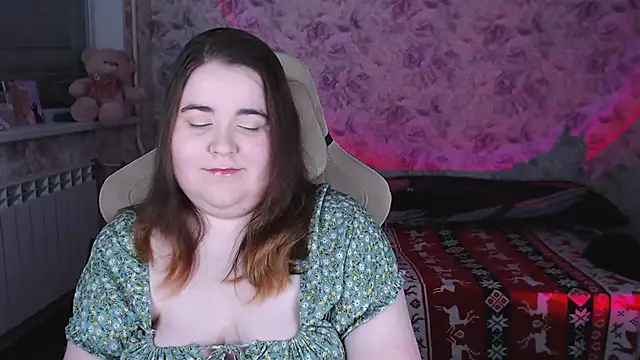 Snapshot of Estelle_Hicks chatting on 02.22.26 Estelle Hicks online show from 02.22.26