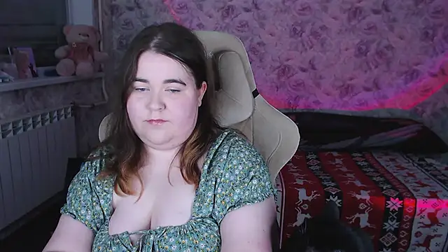 Snapshot of Estelle_Hicks chatting on 02.24.26 Estelle Hicks online show from 02.24.26