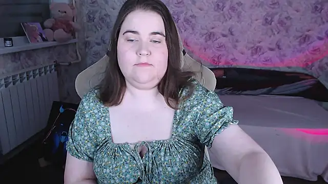 Snapshot of Estelle_Hicks chatting on 05.07.26 Estelle Hicks online show from 05.07.26