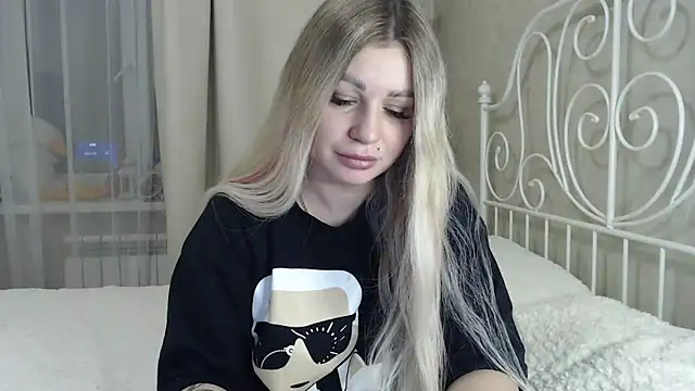 Snapshot of ShyEvaa chatting on 01.24.25 ShyEvaa online show from 01.24.25