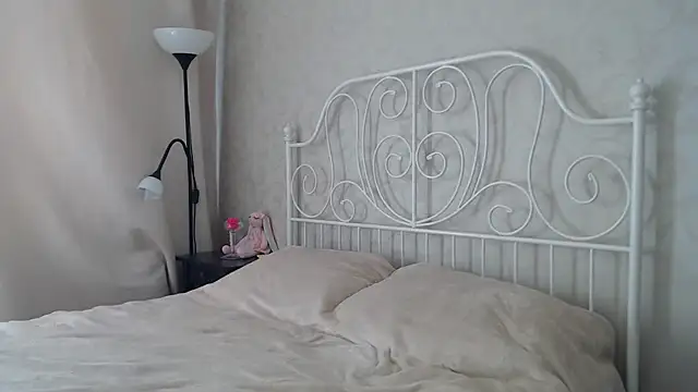 Snapshot of ShyEvaa chatting on 03.22.25 ShyEvaa online show from 03.22.25