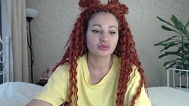 Snapshot of ShyEvaa chatting on 10.08.25 ShyEvaa online show from 10.08.25