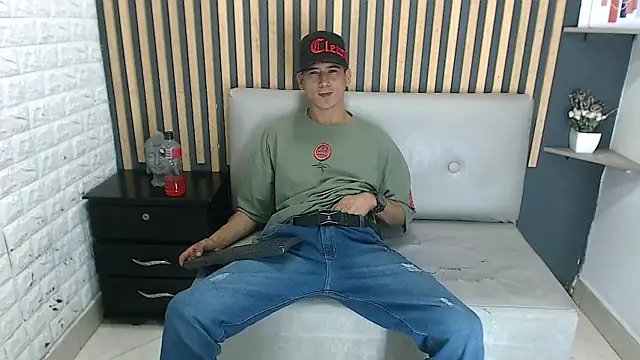Snapshot of Jhonn_Rhyss chatting on 01.23.25 Jhonn Rhyss online show from 01.23.25
