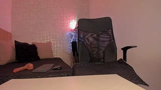 Bella desi  online show from 01.04.25